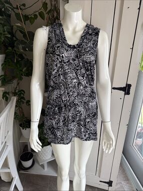 Dream beach Black & White Patterned Sleeveless swim suit cover with hood Lg